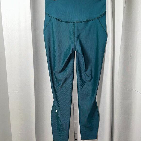 💚💙 Lululemon Base Pace High-Rise Tight 25” Two-Tone Ribbed - Size 8 💚💙 - Picture 7 of 13